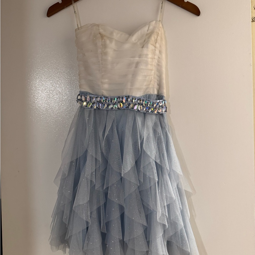 Elegant White and Blue Strapless Dress with Beaded Waist